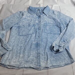 Gimmicks by BKE Perforated Chambray Shirt Light Denim Bleached Super Cute